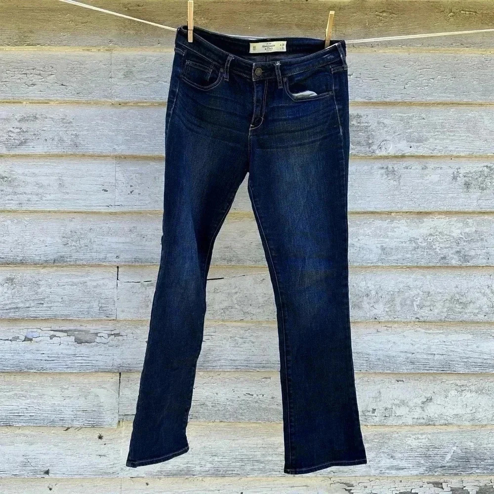 Abercrombie & Fitch Dark Blue Women’s Skinny Jeans